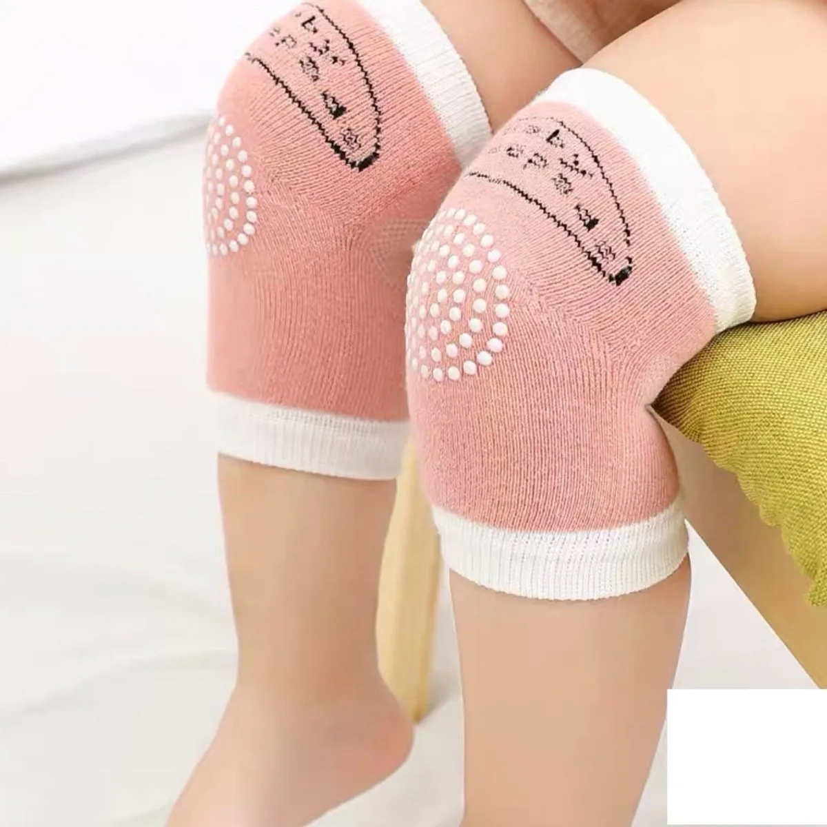 Non slip knee pad ခြေမချော်ဒူးကာ