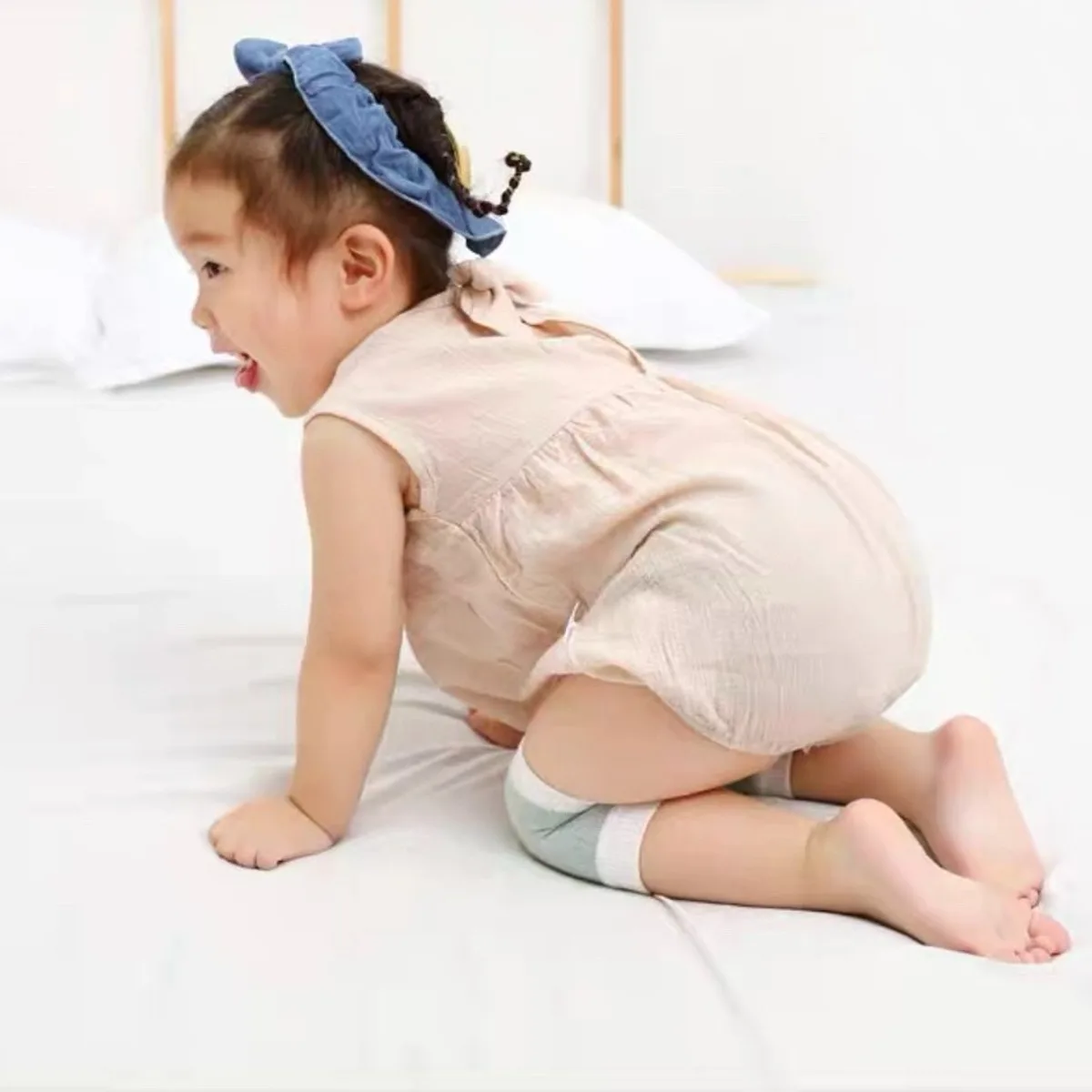 Non slip knee pad ခြေမချော်ဒူးကာ