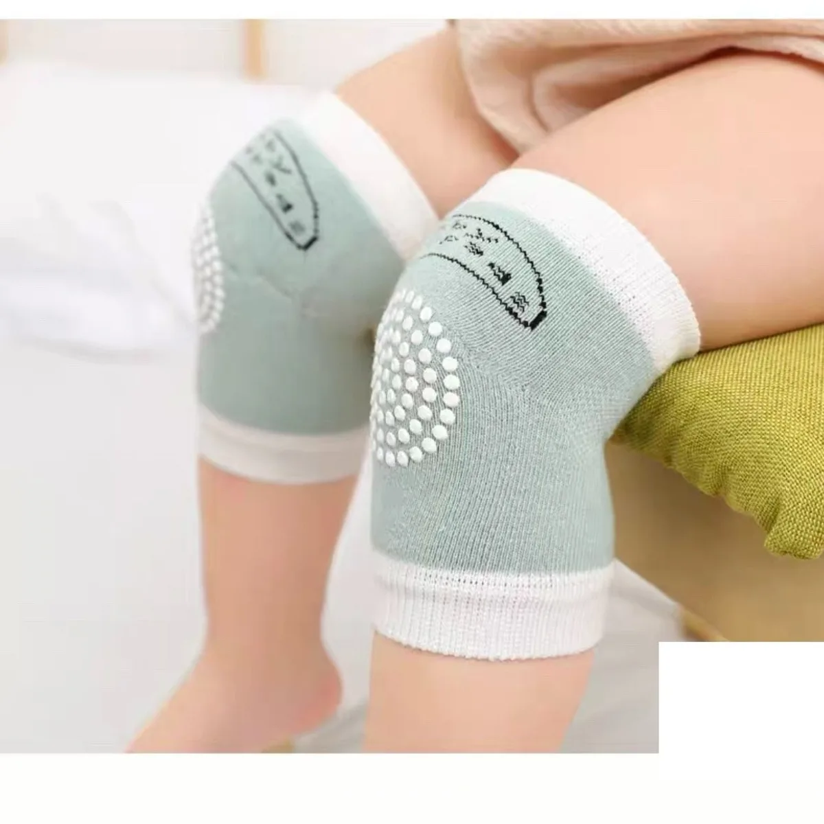 Non slip knee pad ခြေမချော်ဒူးကာ